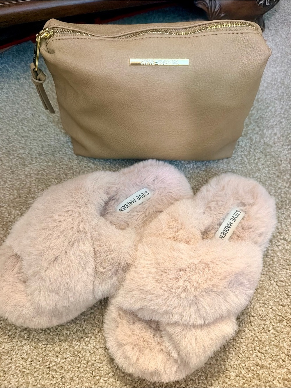 Steve Madden Bundle, Cosmetic Bag and Slippers (5/6), Excellent Condition
